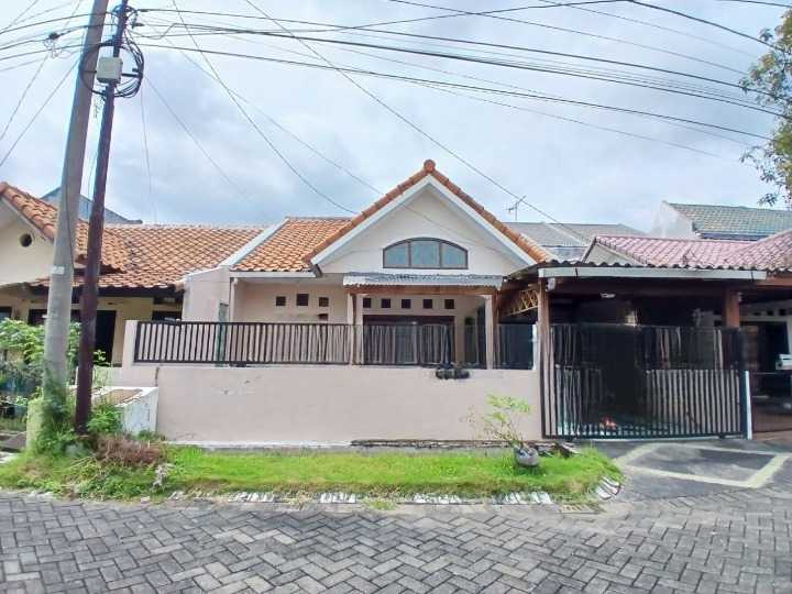 Dijual Rumah Bagus Strategis di Babatan Pratama Surabaya Barat - Image 1