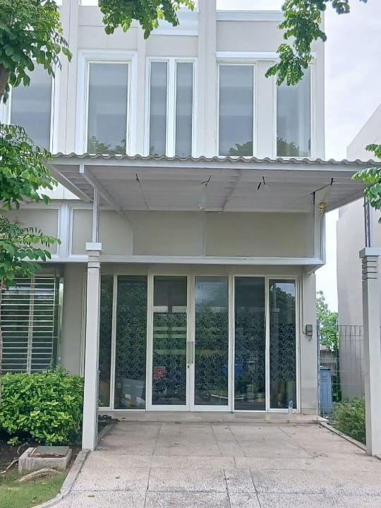 Disewakan Ruko Bizhome 2 Lantai Lokasi Komersil Strategis Pakuwon City Surabaya Timur - Image 1
