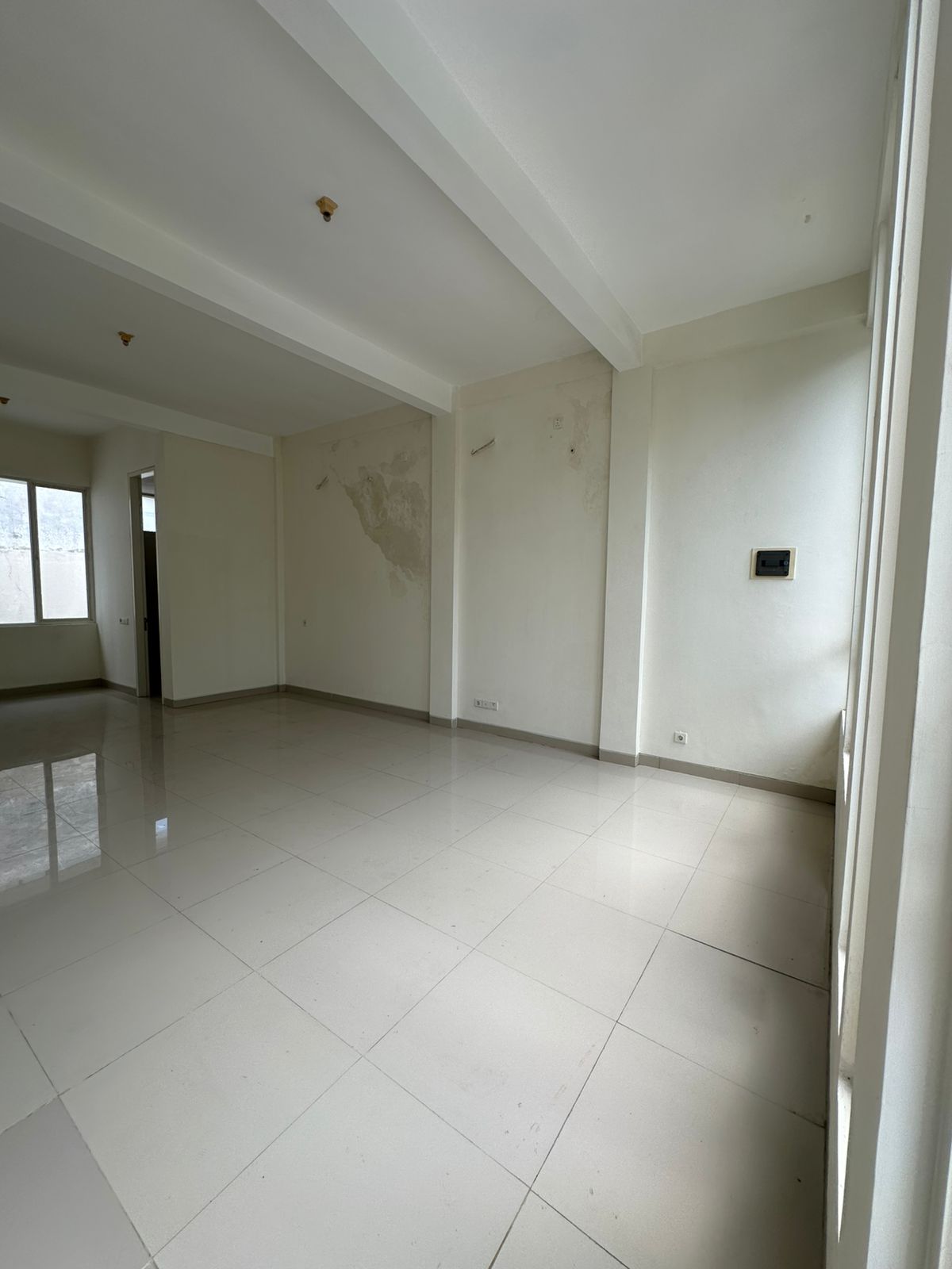 Disewakan Ruko Bizhome 2 Lantai Lokasi Komersil Strategis Pakuwon City Surabaya Timur - Thumbnail 2