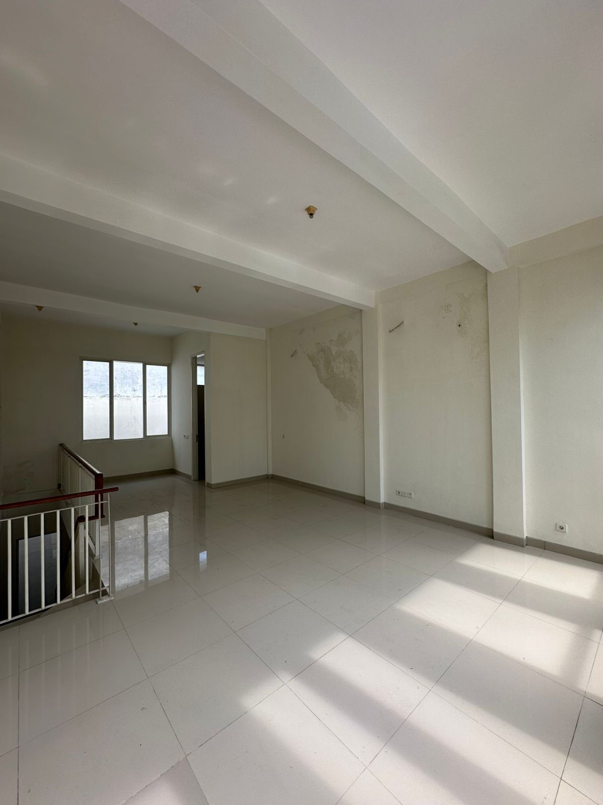 Disewakan Ruko Bizhome 2 Lantai Lokasi Komersil Strategis Pakuwon City Surabaya Timur - Thumbnail 6