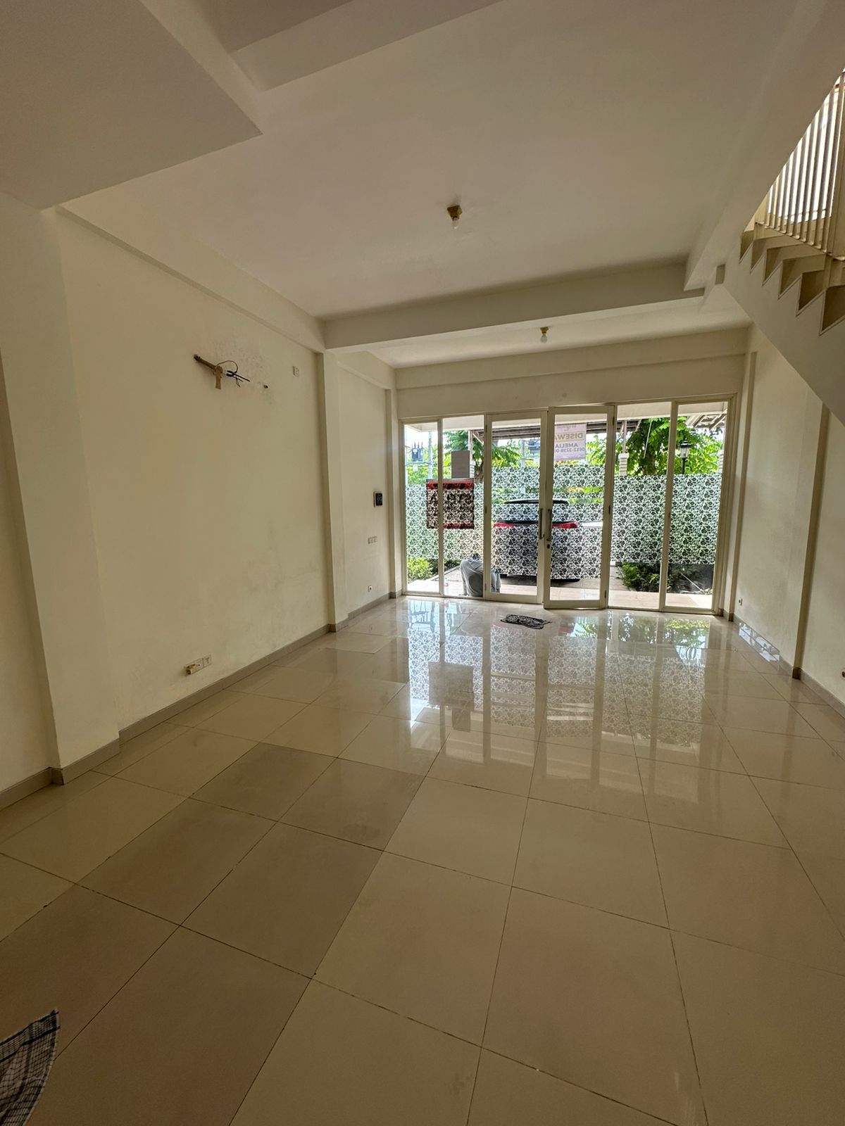 Disewakan Ruko Bizhome 2 Lantai Lokasi Komersil Strategis Pakuwon City Surabaya Timur - Thumbnail 8