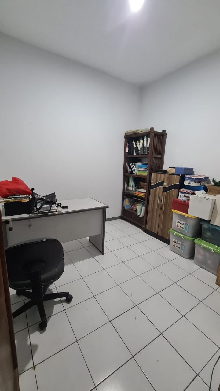 Dijual Rumah Siap Huni SHM Babatan Pratama Wiyung Surabaya Barat Bangunan Full Belakang - Thumbnail 6