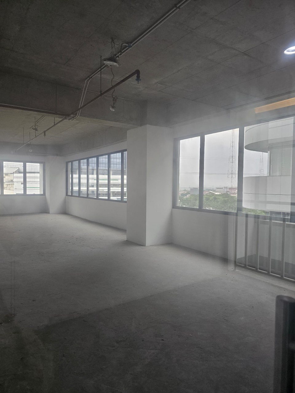 Disewakan Kantor Luas Strategis di Spazio Tower Surabaya Barat - Image 1