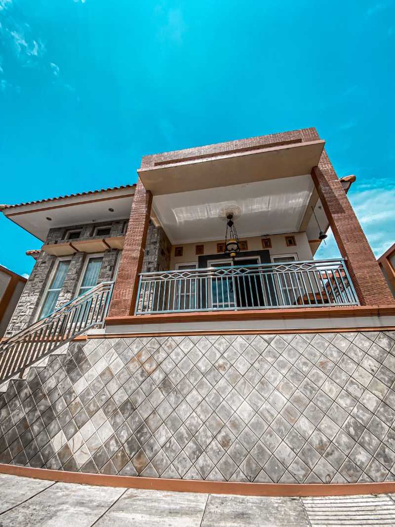 Dijual Villa Mewah di Trawas Mojokerto - Image 1