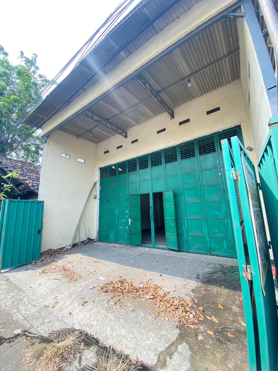 Dijual /Disewakan Ruko 1,5 Lantai Strategis di Jalan Gresik Surabaya Utara - Thumbnail 2