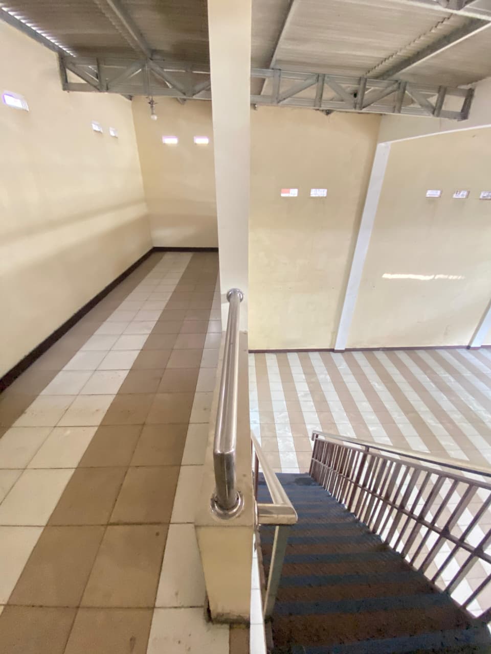 Dijual /Disewakan Ruko 1,5 Lantai Strategis di Jalan Gresik Surabaya Utara - Thumbnail 4