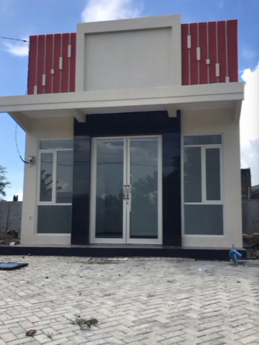 Dijual Rumah Usaha Baru Area Strategis di Permata Green Menganti Regency Gresik - Image 1