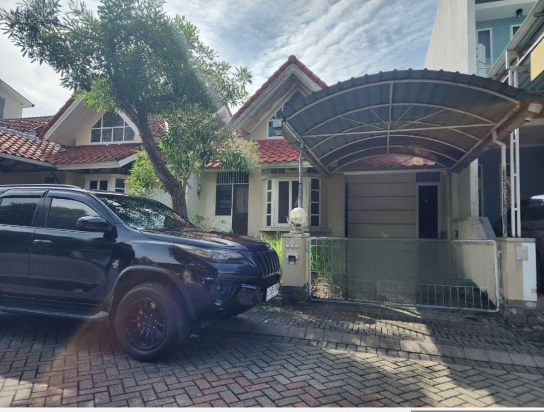 Dijual Rumah Hitung Tanah Strategis di International Village Citraland Utama Surabaya Barat - Image 1