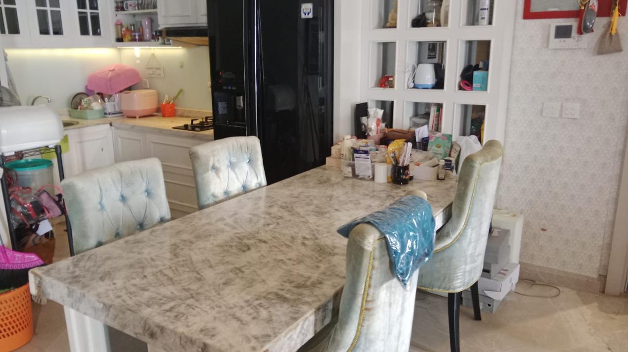 Dijual Unit Apartemen 3BR The Peak Tunjungan Plaza Surabaya Pusat - Image 1