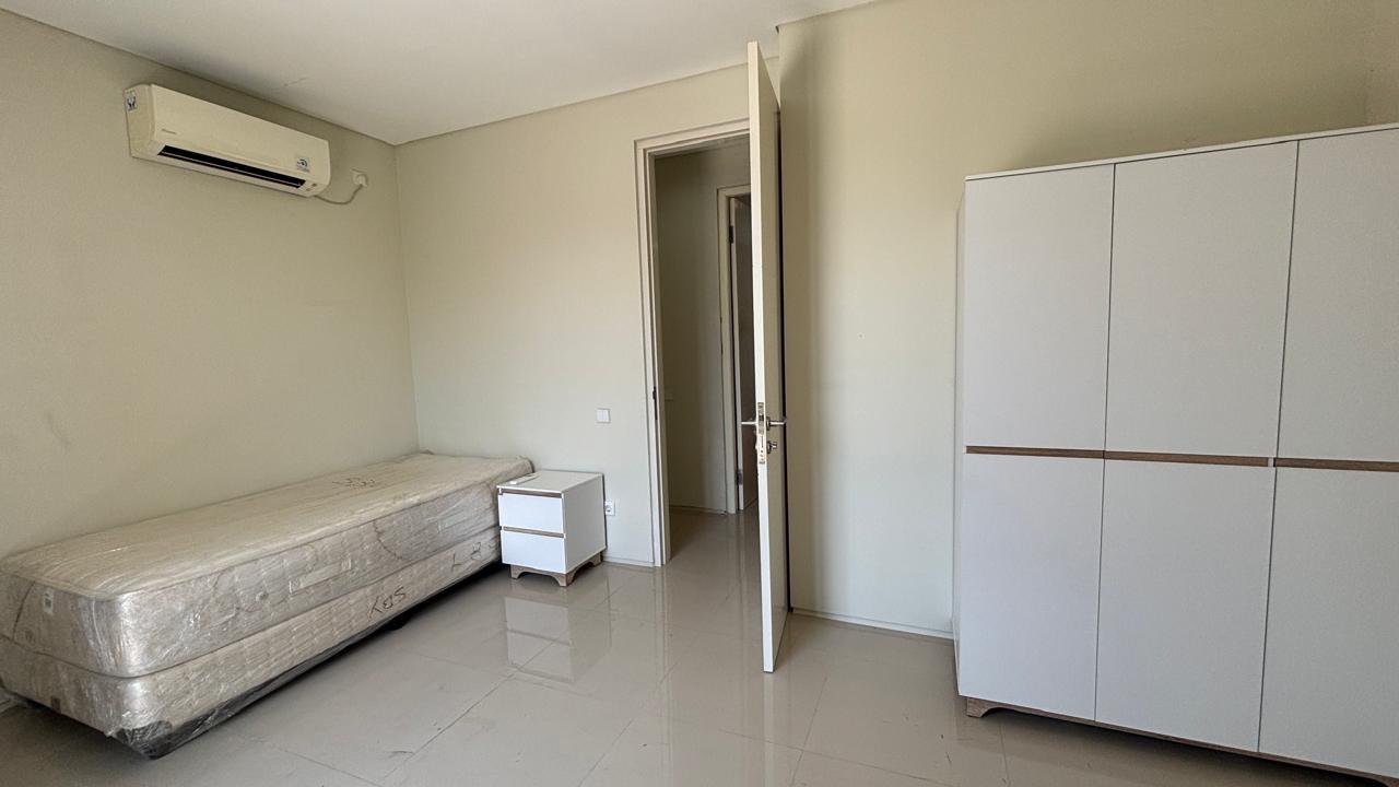 Disewakan rumah Strategis Northwest Full Furnished kondisi terawat siap huni Citraland Surabaya Barat - Thumbnail 4