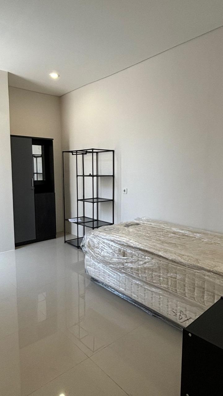 Disewakan Rumah Siap Huni Northwest Hill Citraland Surabaya Barat - Thumbnail 3