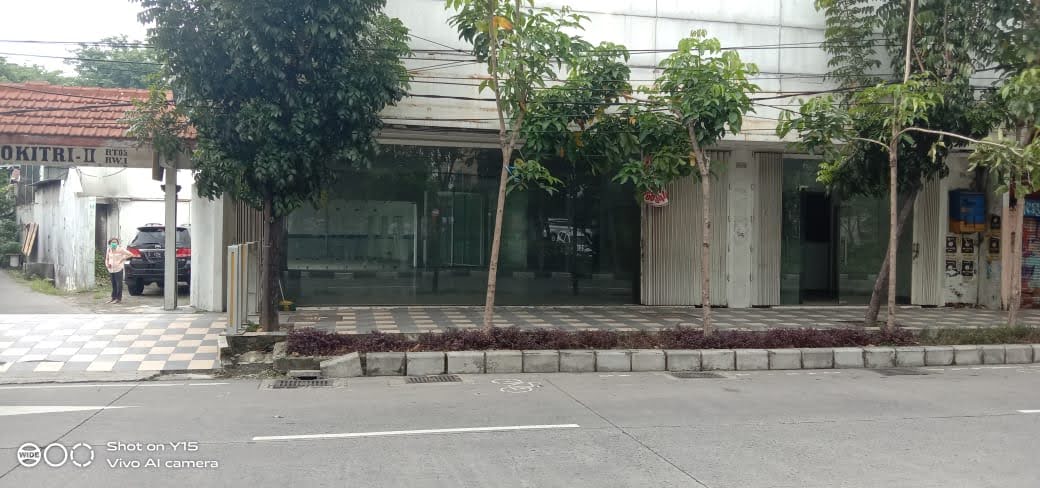 Disewakan Gedung Strategis Murah 2 Lantai di Mayjend Sungkono Surabaya Barat - Image 1