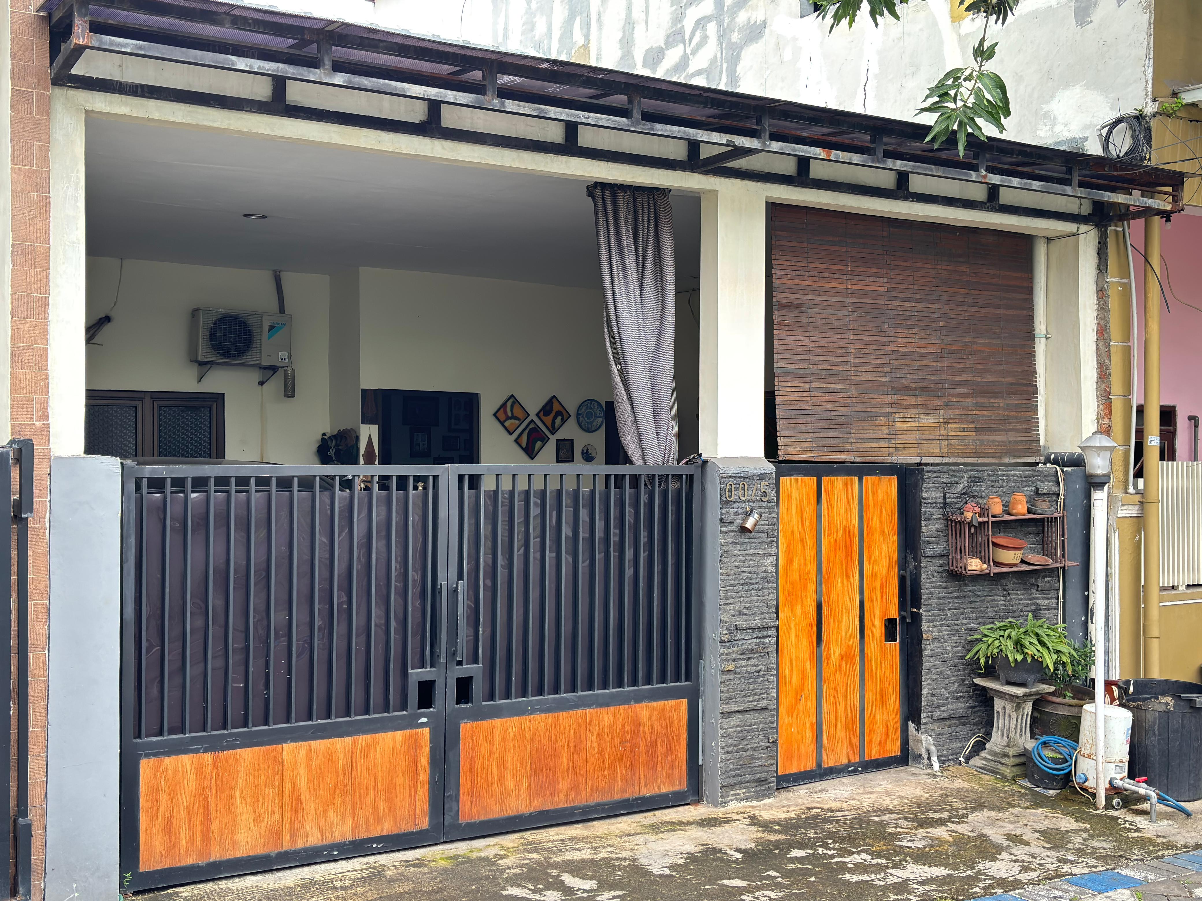 Dijual Cepat Rumah Bagus Minimalis di Pondok Wage Indah - Image 1