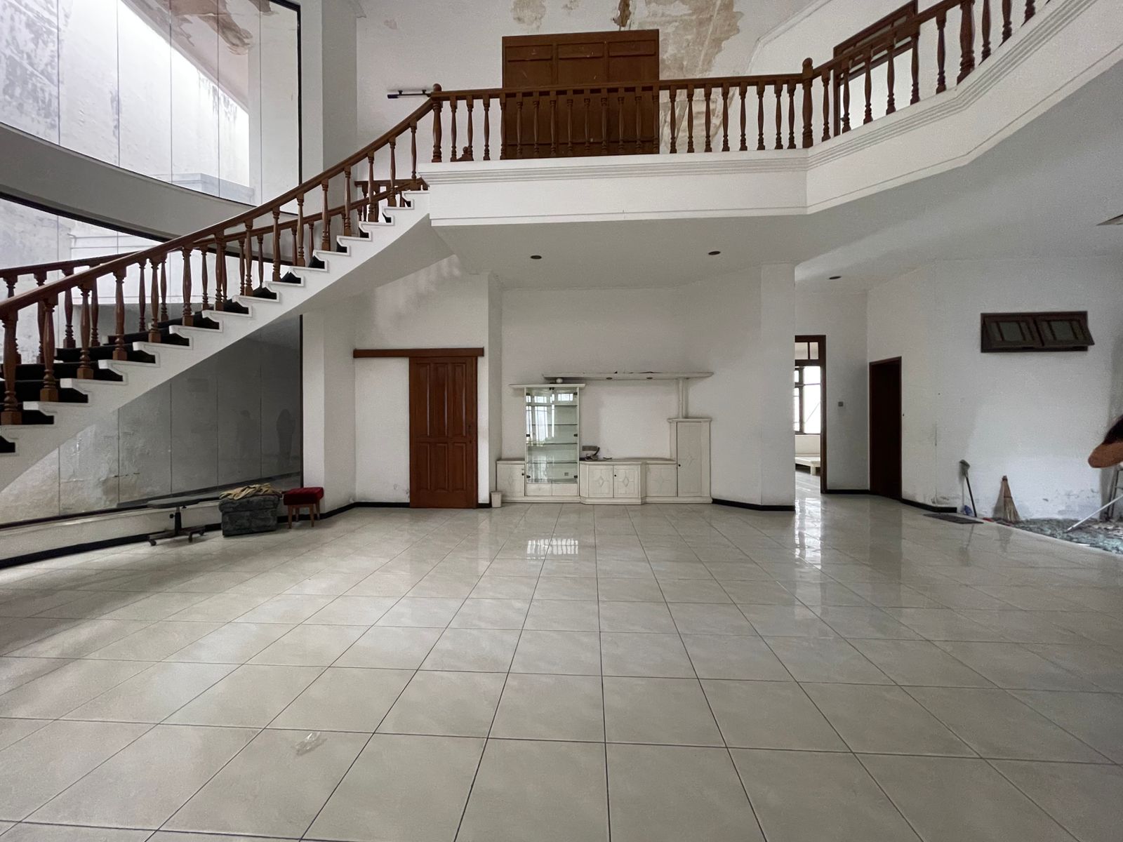 Dijual Rumah Mewah 2 Lantai di Raya Margorejo Surabaya Selatan - Thumbnail 4