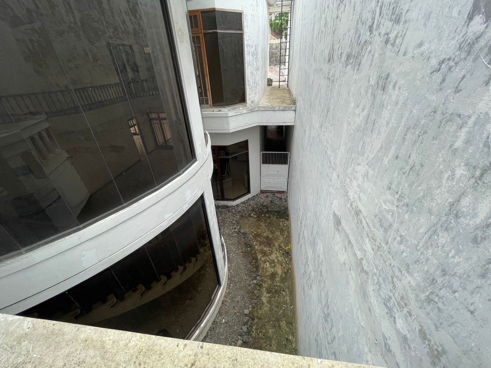 Dijual Rumah 2 Lantai di Raya Margorejo Surabaya Selatan - Thumbnail 6