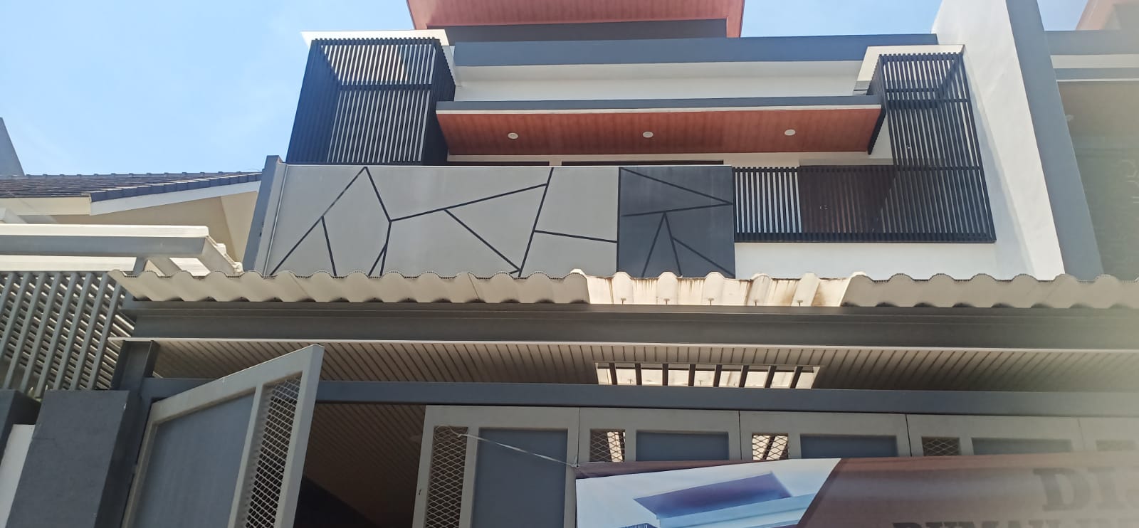 Dijual Rumah Bagus Siap Pakai di Daerah Karang Pilang Surabaya Selatan - Image 1