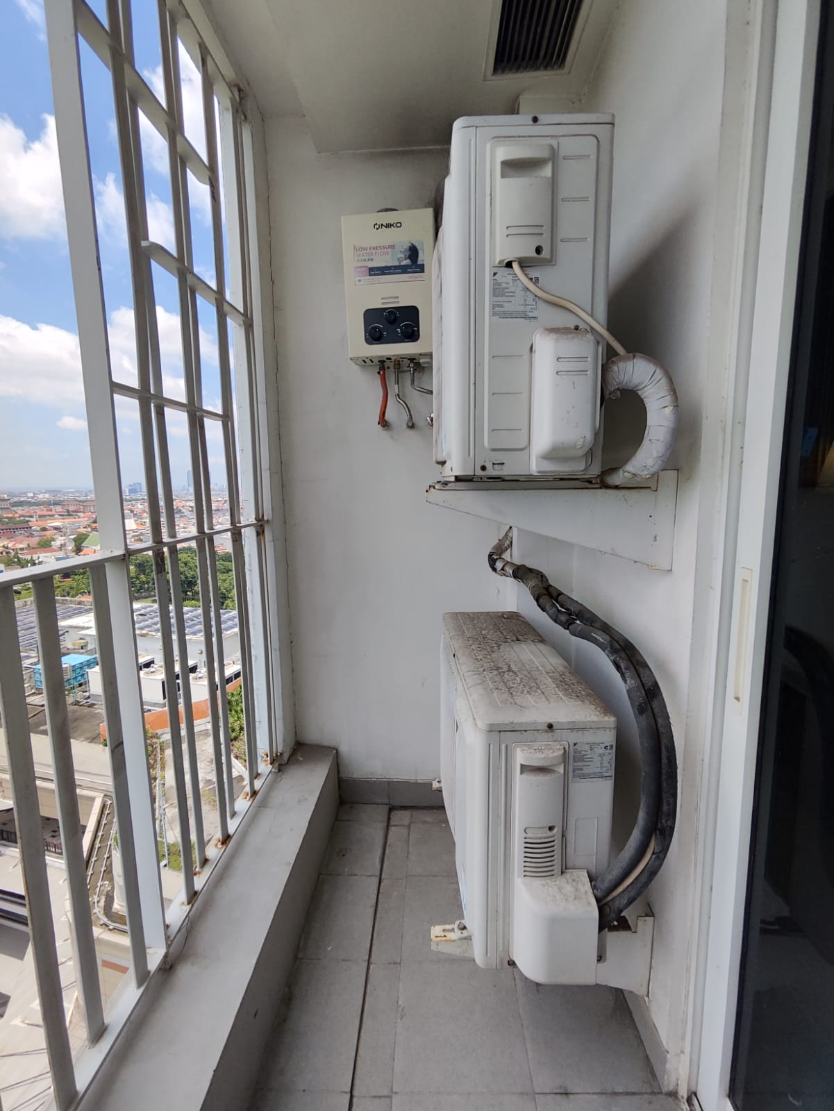 Dijual Apartemen Unit Corner Grand Sungkono Lagoon Tower Venetian Surabaya Barat - Thumbnail 6