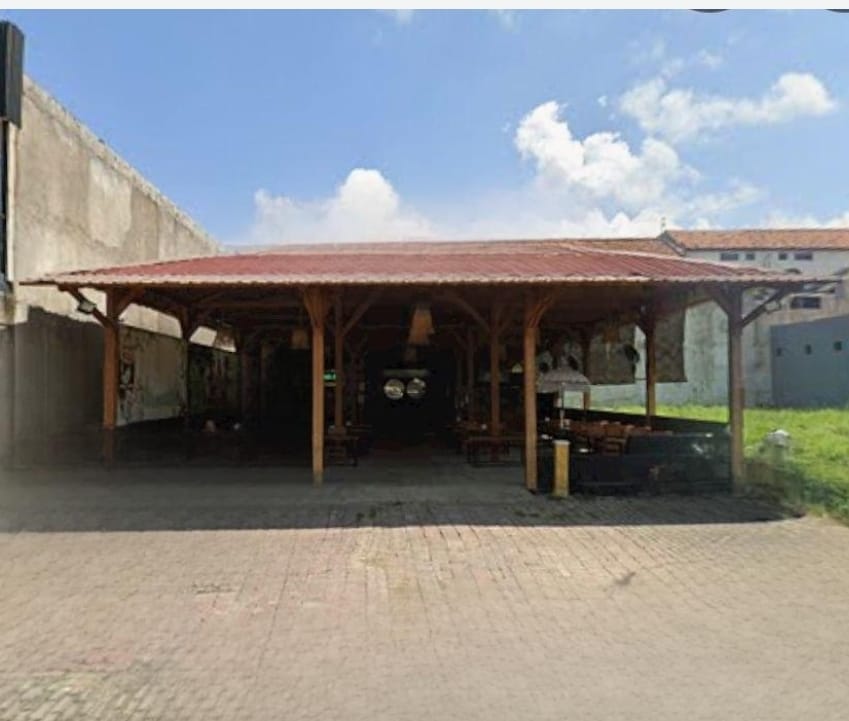 Disewakan Tempat Usaha Strategis Taman Gapura Citraland Dekat G Walk Surabaya Barat - Image 1
