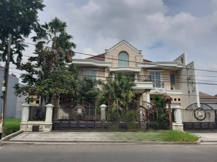 Dijual Rumah Mewah Lokasi Araya Surabaya Timur - Image 1