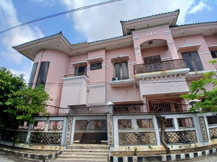 Dijual Rumah Mewah 2 Lantai Lokasi Strategis di Kutisari Surabaya Selatan - Image 1