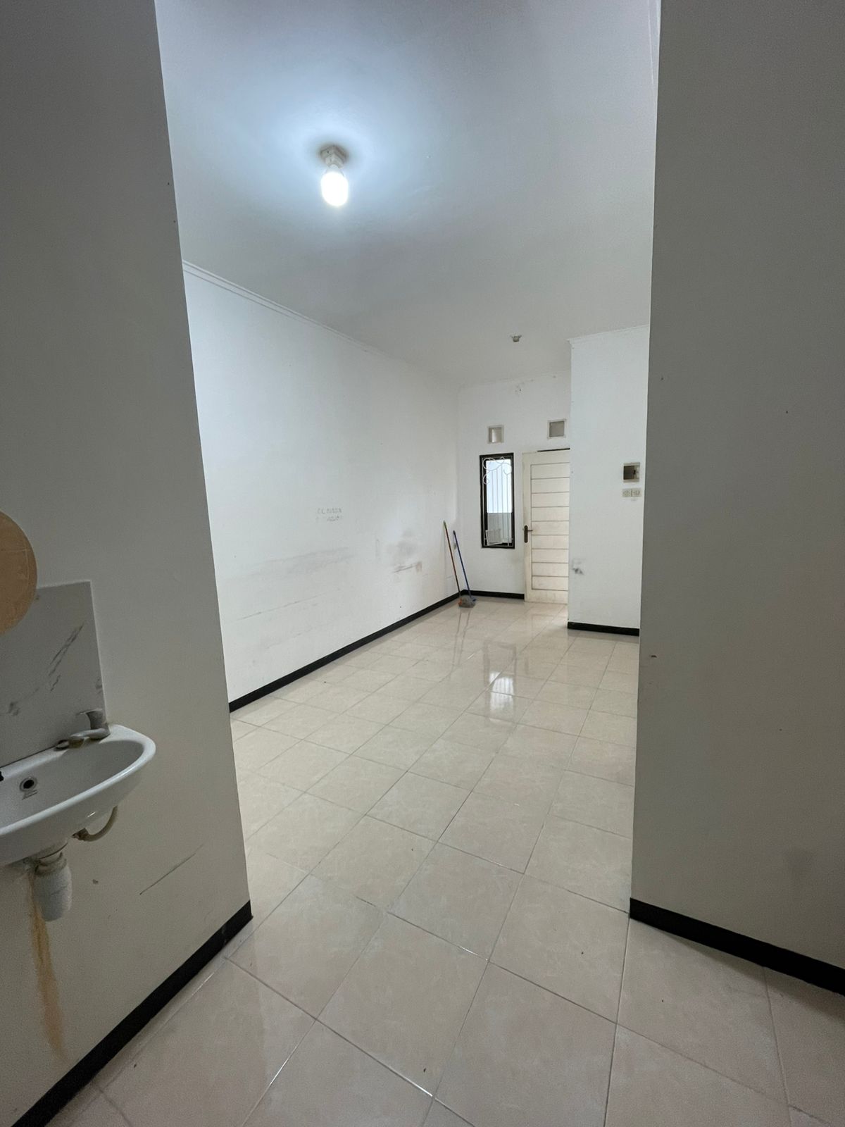 Dijual Rumah 1 Lantai Lokasi Strategis di Sukolilo Dian Regency Surabaya Timur - Thumbnail 2