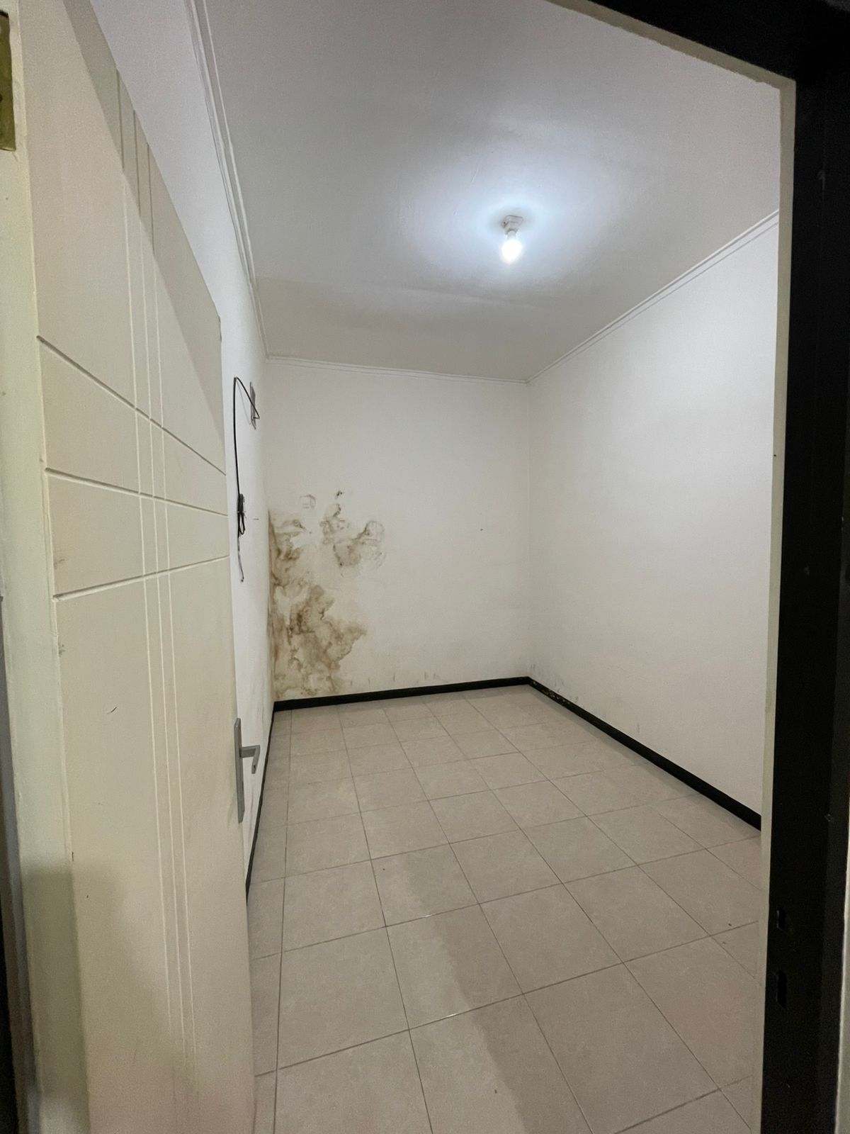 Dijual Rumah 1 Lantai Lokasi Strategis di Sukolilo Dian Regency Surabaya Timur - Thumbnail 6