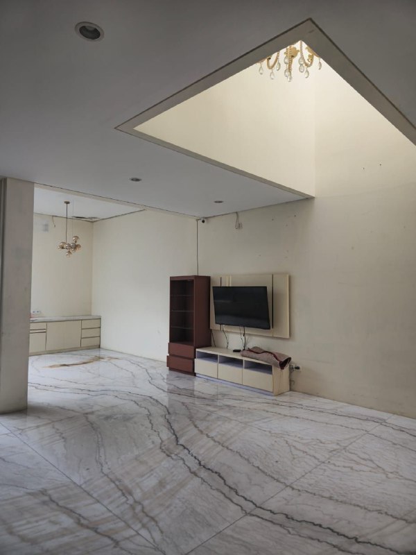 Dijual Rumah Siap Huni Strategis di Green Lake Citraland Surabaya Barat - Image 1