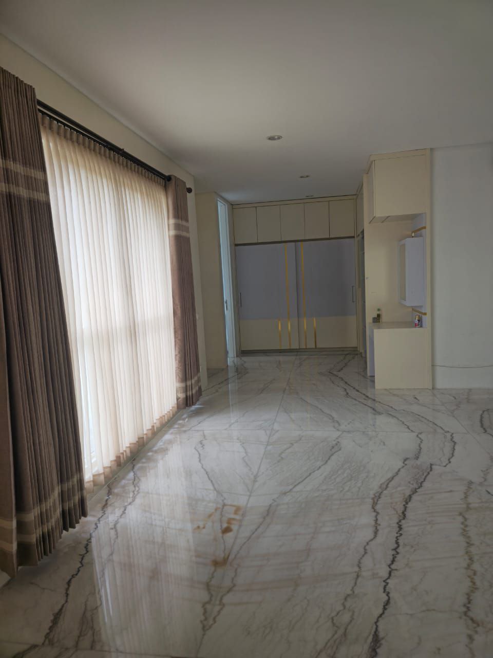 Dijual Rumah Siap Huni Strategis di Green Lake Citraland Surabaya Barat - Thumbnail 6