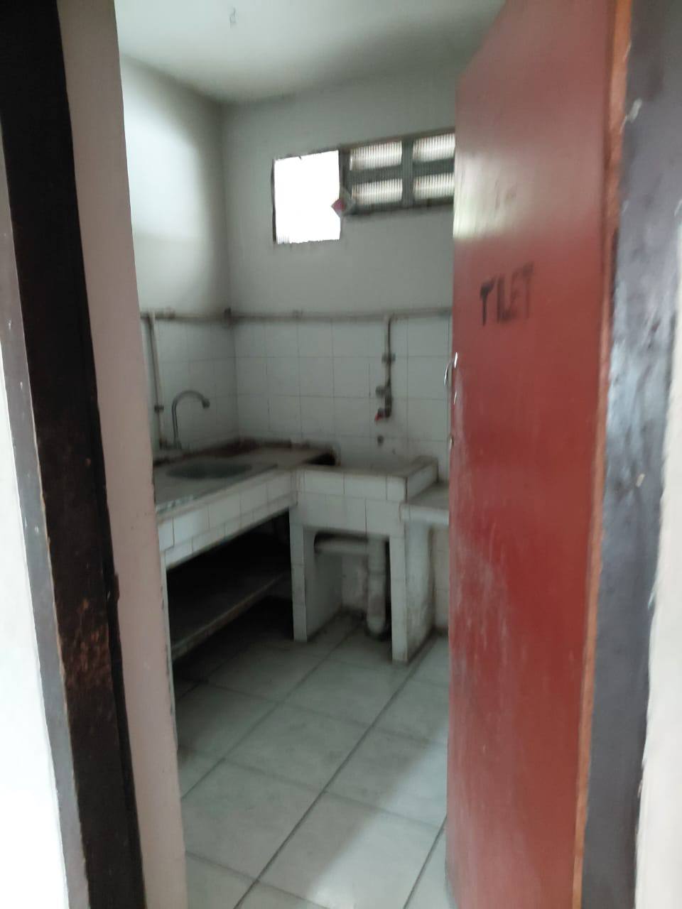 Disewakan Ruko Strategis di Jalan Raya Jemursari Surabaya Selatan - Thumbnail 4