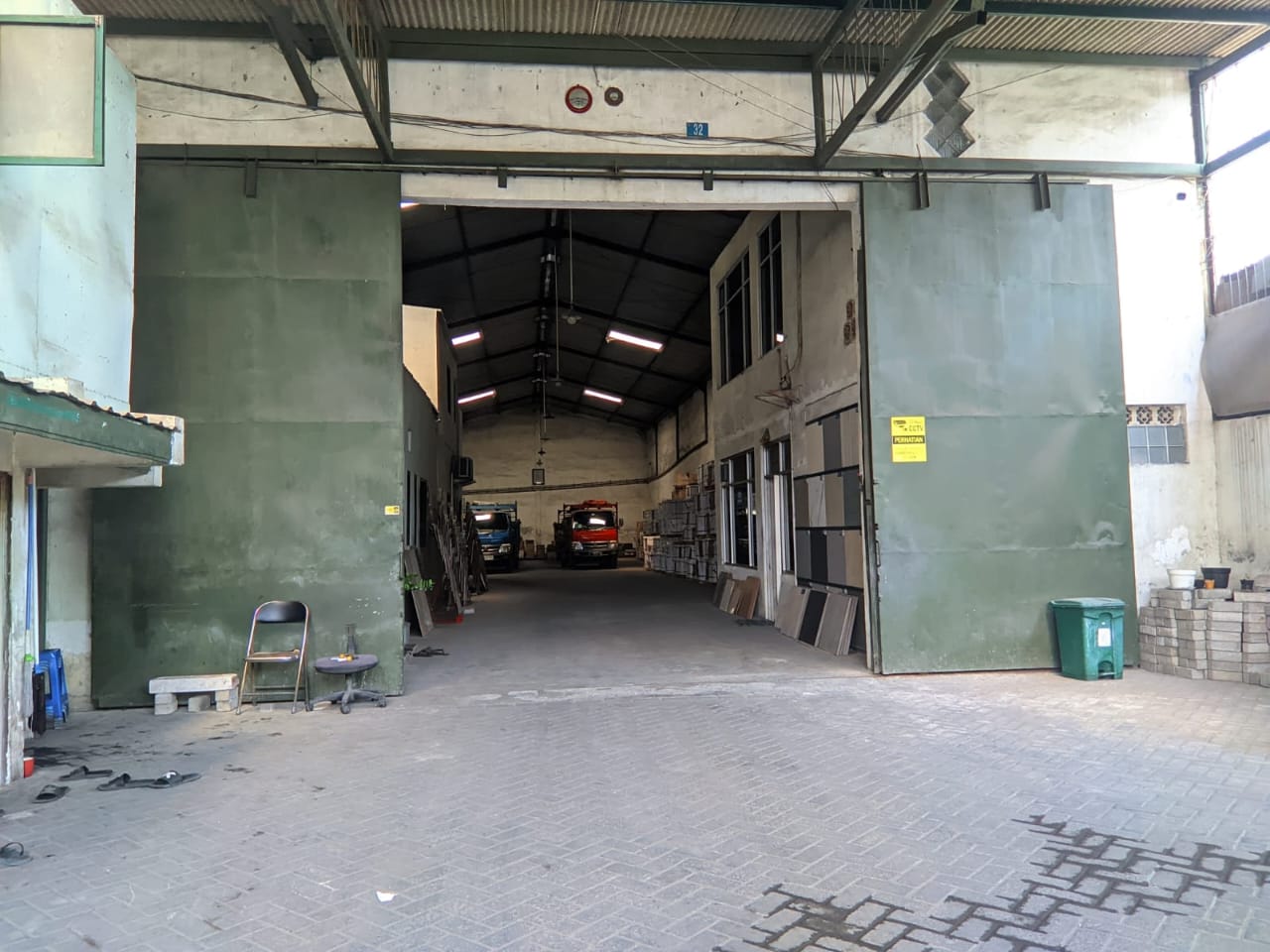 Dijual Gudang Strategis di Margomulyo Permai Surabaya Barat - Image 1