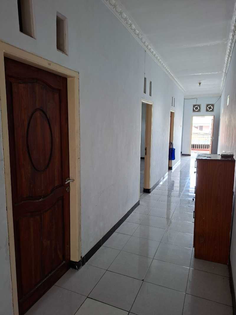 Disewakan Rumah Usaha 2 Lantai Siap Huni di Petemon Barat Surabaya Barat - Image 1