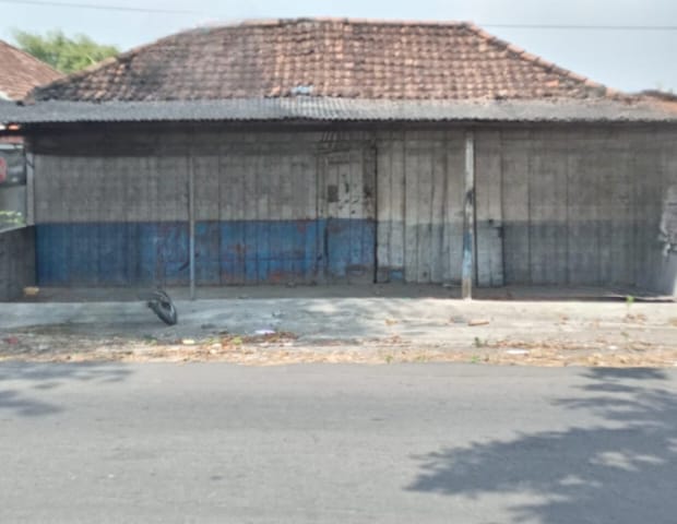 Disewakan Tempat Usaha Hitung Tanah di Nol Jalan Raya Menganti - Image 1