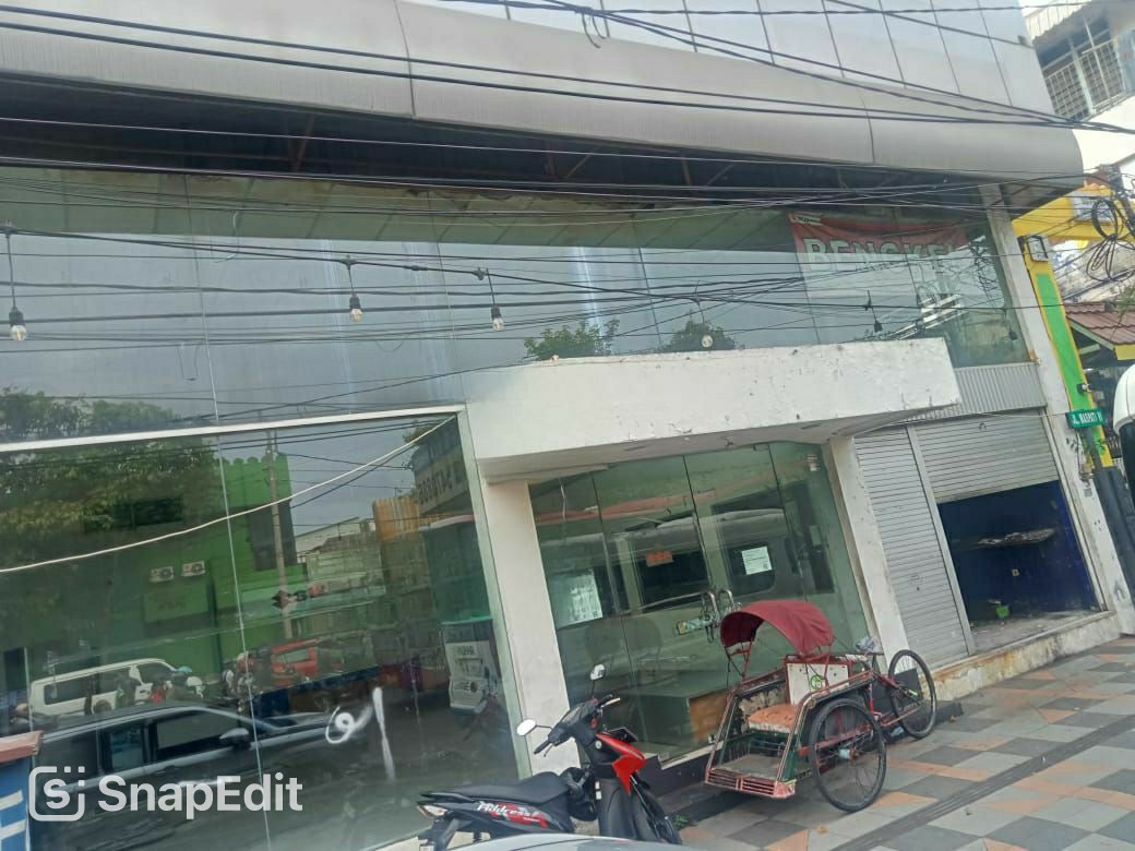 Disewakan Ex Showroom & Bengkel Lokasi Strategis di Wilayah Bubutan Surabaya Pusat - Image 1