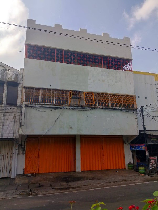Dijual Ruko Lokasi Komersil Stratgeis di Jalan Simokerto Surabaya Pusat - Image 1