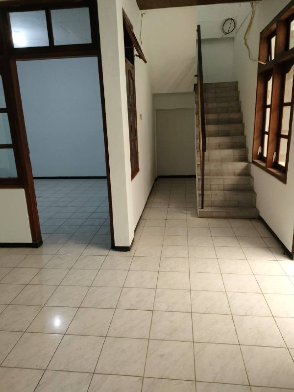 Dijual/Disewakan Rumah di Jalan Simpang Darmo Permai Selatan Surabaya Barat - Thumbnail 2