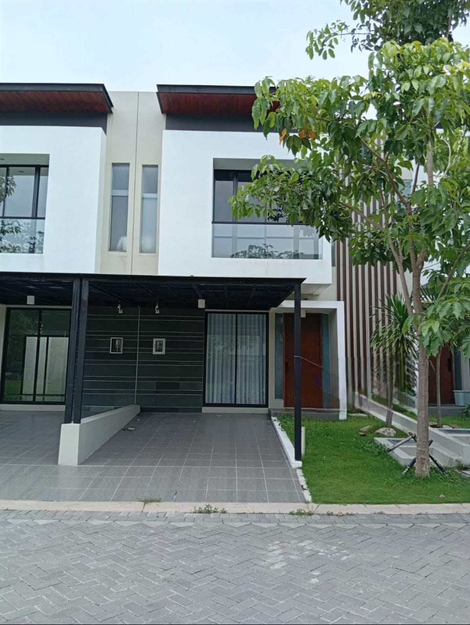 Dijual Rumah Bagus Full Furnished di Northwest Citraland Surabaya Barat - Image 1