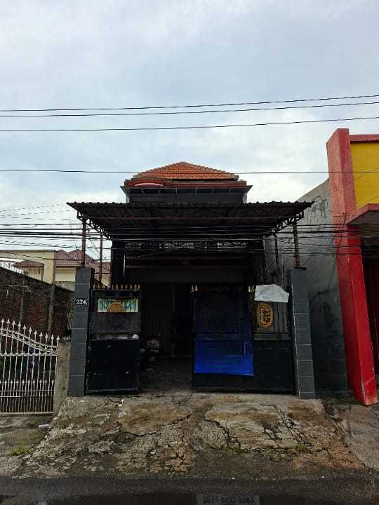 Disewakan Rumah Usaha 2 Lantai Siap Huni di Petemon Barat Surabaya Barat - Image 1