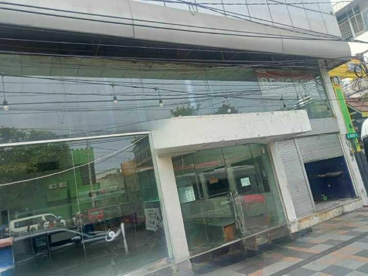 Disewakan Ex Showroom & Bengkel Lokasi Strategis Bubutan Surabaya Pusat - Image 1