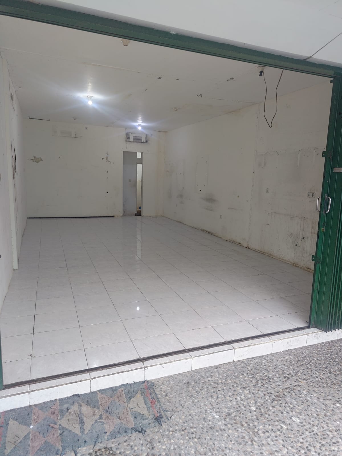 Disewakan Ruko 1 Lantai Strategis di Gubeng Kertajaya Wilayah Surabaya Pusat - Image 1