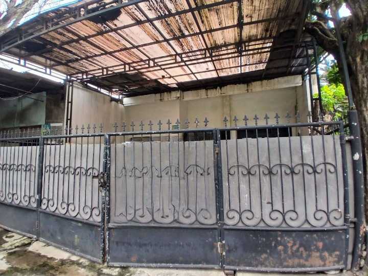 Dijual Rumah Nyaman Strategis di Jalan Tanah Merah Utara Surabaya Utara - Image 1