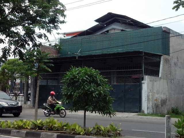 Dijual/disewakan Rumah Usaha Lokasi Strategis di Raya Kenjeran Surabaya Utara - Image 1