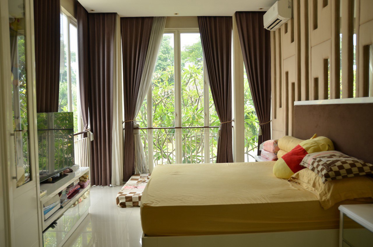 Dijual Rumah Mewah Nyaman di Malibu Beach Pakuwon City Surabaya Timur - Image 1
