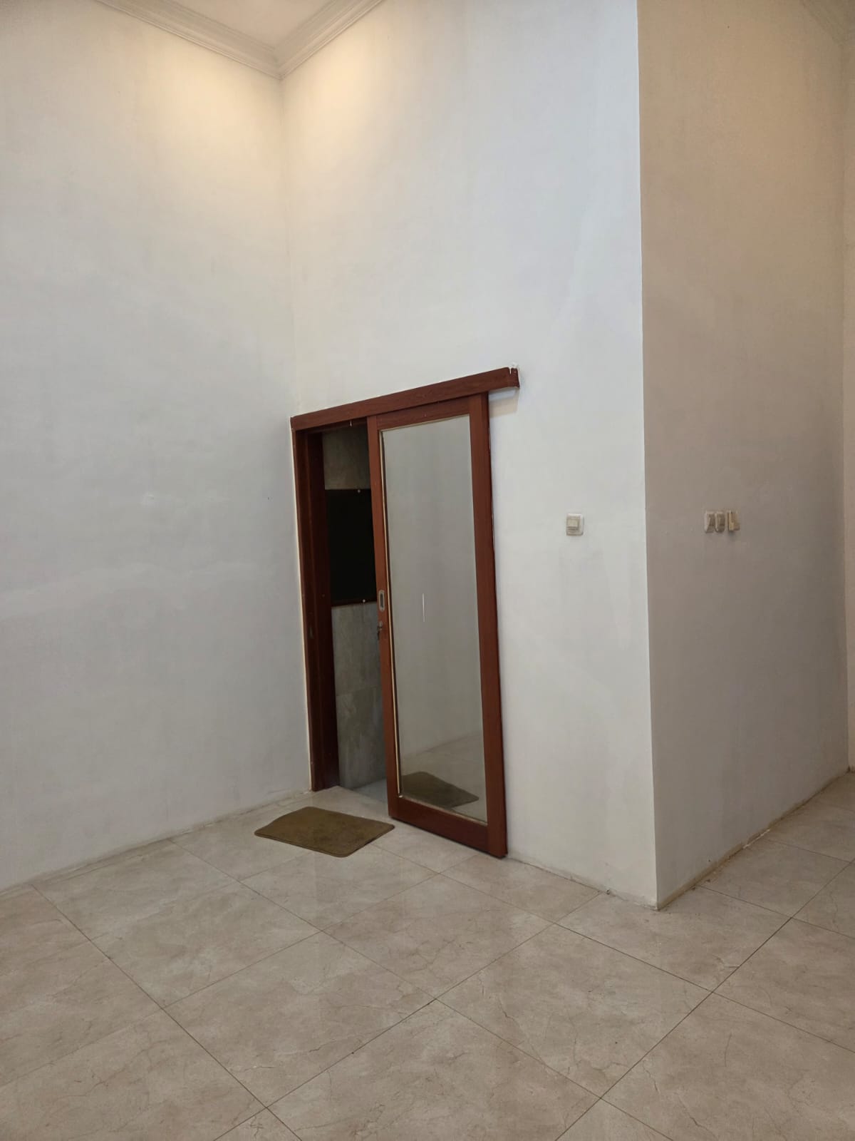 Disewakan Rumah Cepat Butuh Uang di Nol Jalan Krembangan Surabaya Utara - Thumbnail 2