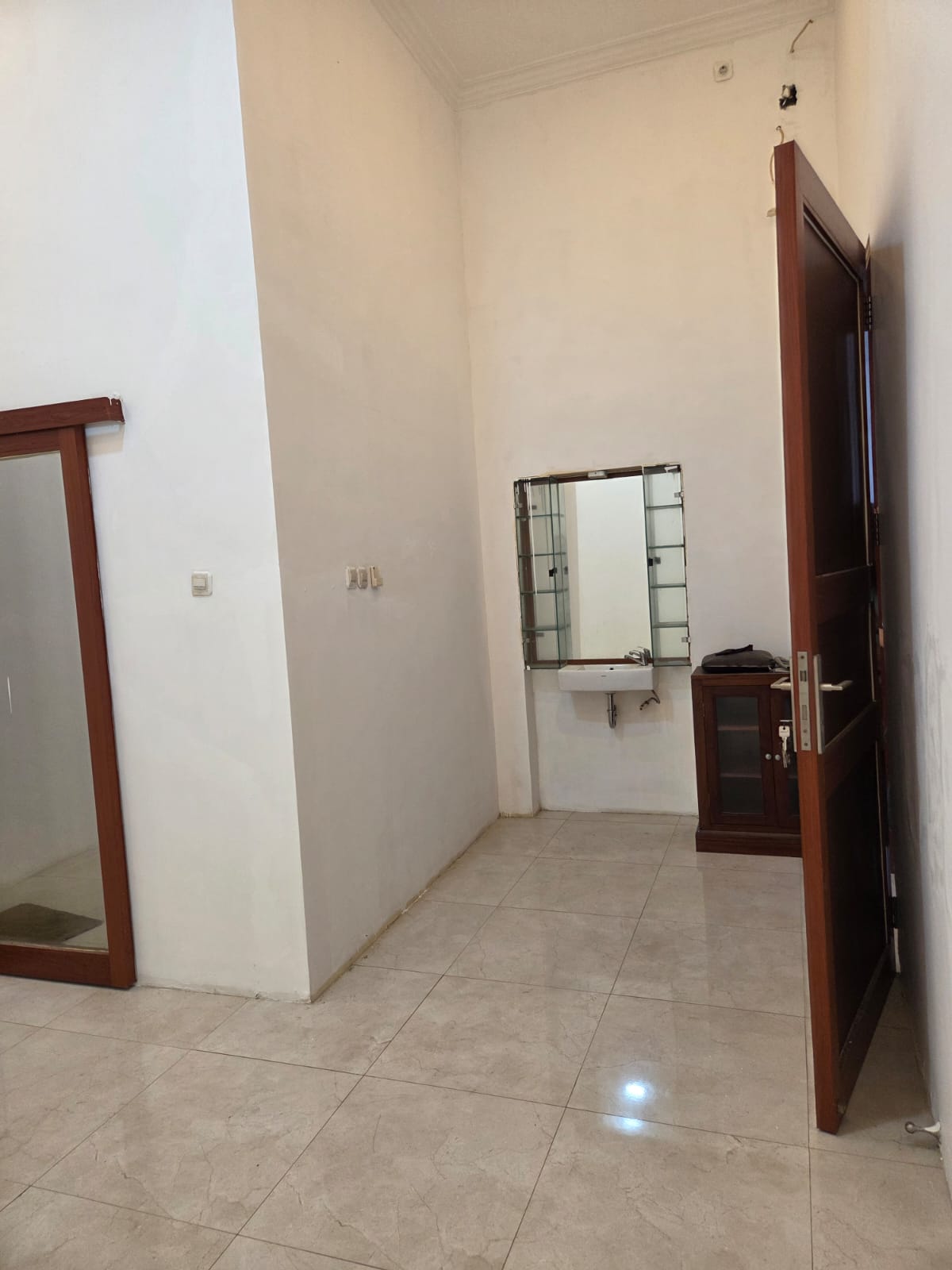 Disewakan Rumah Cepat Butuh Uang di Nol Jalan Krembangan Surabaya Utara - Thumbnail 5