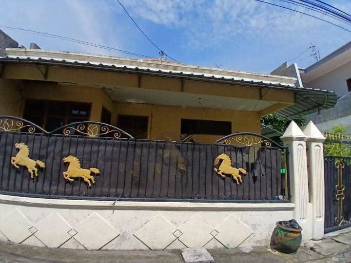 Dijual Rumah 2 Lantai Nyaman Strategis di Wilayah Kalikepiting Jaya Surabaya Timur - Image 1