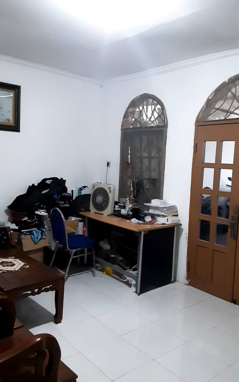 Dijual Rumah Bagus Strategis di Wilayah Kedinding Tengah Sekolahan Surabaya Utara - Thumbnail 2
