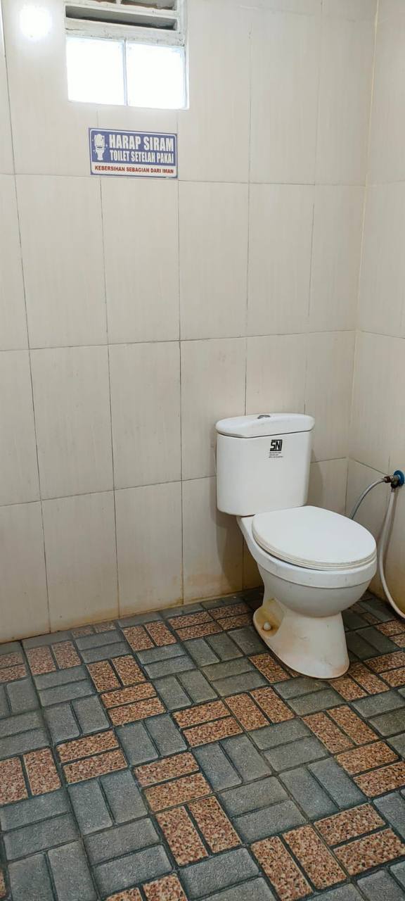 Dijual Ruko 2 Lantai Strategis di Jalan Kedung Cowek Surabaya Utara - Thumbnail 2