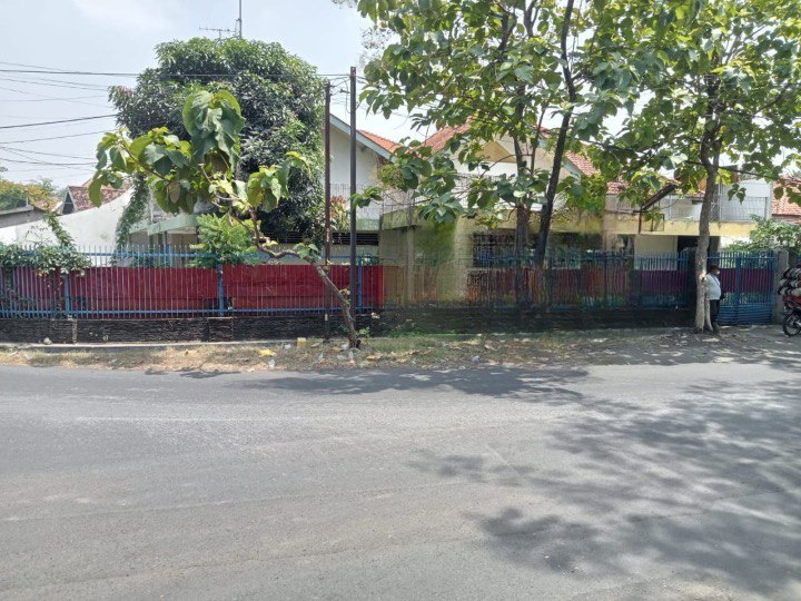 Dijual/Disewakan Rumah Komersial Area Strategis di Jalan Raya Kalasan Surabaya Timur - Image 1