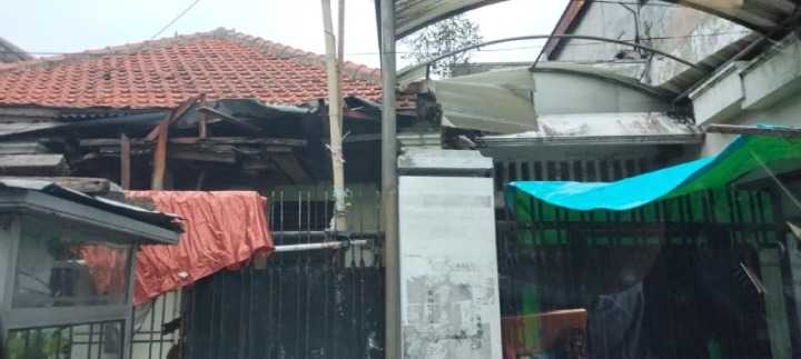 Disewakan Rumah Strategis di Jalan Raya Bogen Surabaya Utara - Image 1