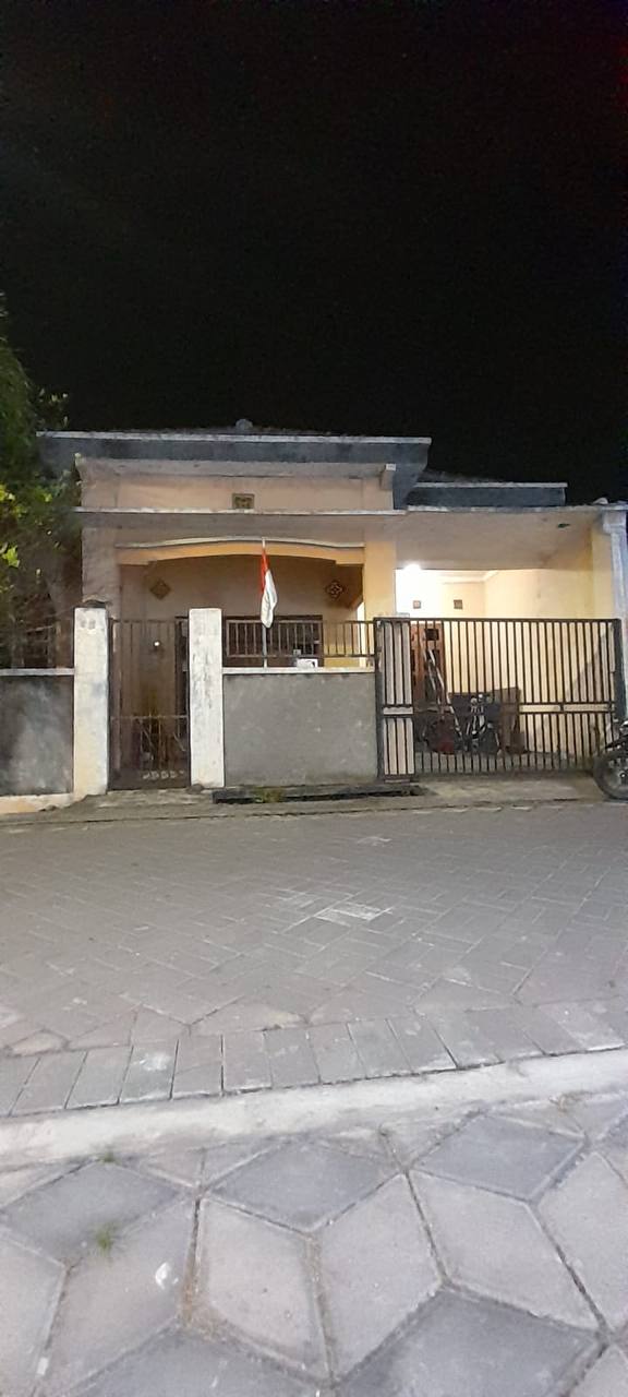 Dijual Rumah Nyaman di Jalan Kedinding Tengah Sekolahan Surabaya Utara - Image 1